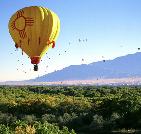 NM Hot air balloon over the Rio Grande